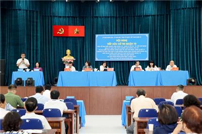 Image: Tổ đai biểu Quốc hội (Đơn vị số 4) và tổ đại biểu Hội đồng Nhân dân Thành phố Hồ Chí Minh tiếp xúc cử tri Quận 10